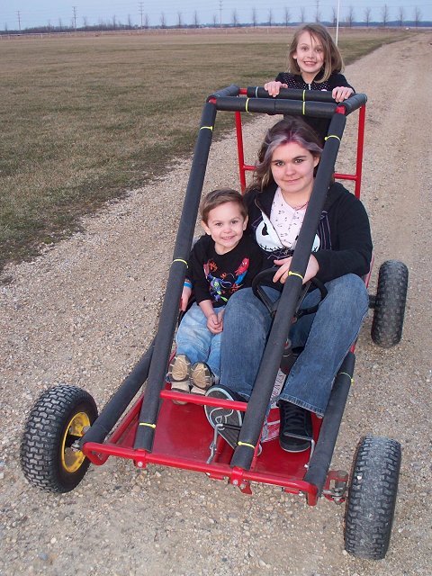 alittlelatermywifelisaandyoungerkidsjennaandjonathanarrivedtowatchthepilotsanddrivethegocart.jpg