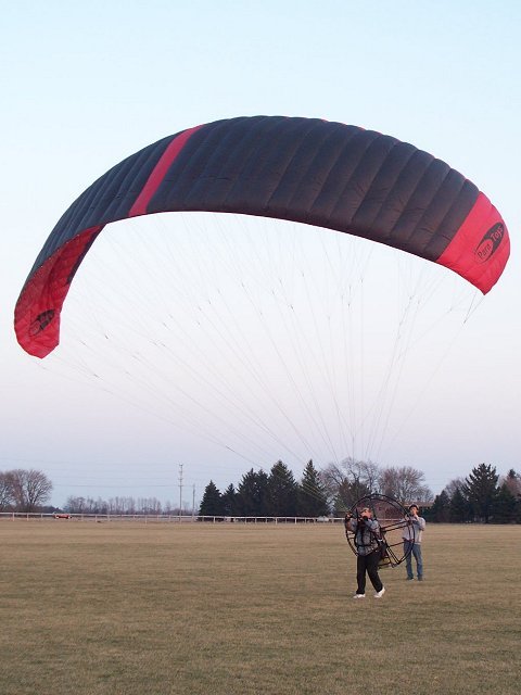 daleperformingareverselaunchwithhisblackhawkparamotor.jpg